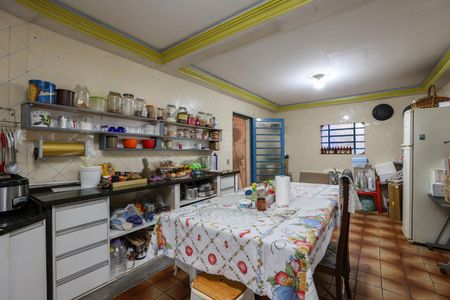 Casa para alugar com 140m², 3 quartos e 6 vagasCozinha