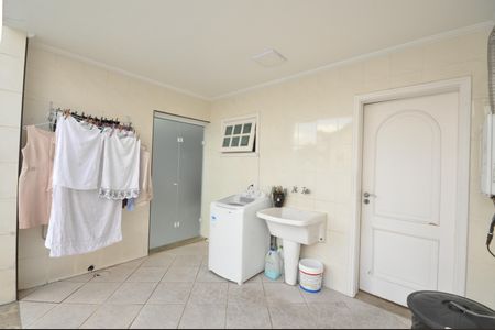 Casa à venda com 345m², 4 quartos e 10 vagasÁrea de Serviço