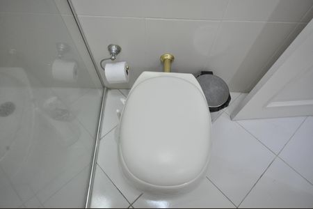 Casa à venda com 345m², 4 quartos e 10 vagasBanheiro da Suíte 2