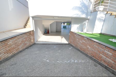 Casa à venda com 345m², 4 quartos e 10 vagasGaragem