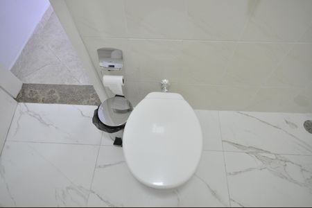 Casa à venda com 345m², 4 quartos e 10 vagasBanheiro de Serviço