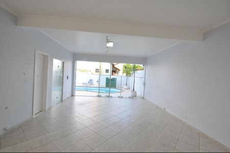 Casa à venda com 345m², 4 quartos e 10 vagasSalão de Festas