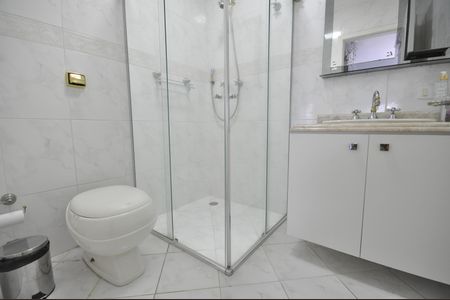 Casa à venda com 345m², 4 quartos e 10 vagasBanheiro Social