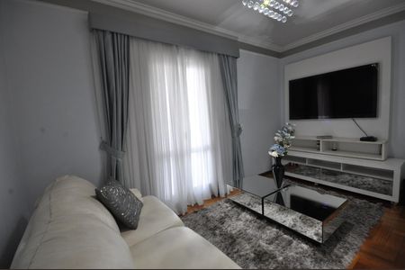 Casa à venda com 345m², 4 quartos e 10 vagasSala de TV