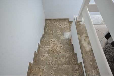 Casa à venda com 345m², 4 quartos e 10 vagasEscada 