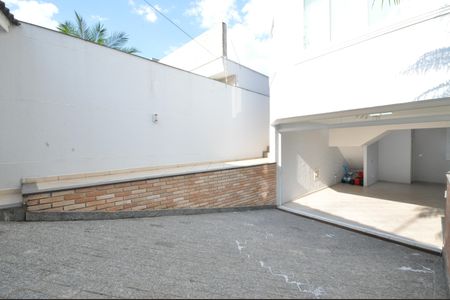 Casa à venda com 345m², 4 quartos e 10 vagasGaragem