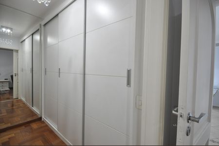 Casa à venda com 345m², 4 quartos e 10 vagasCloset da Suíte Master