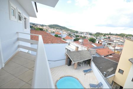 Casa à venda com 345m², 4 quartos e 10 vagasSacada da Sala de TV