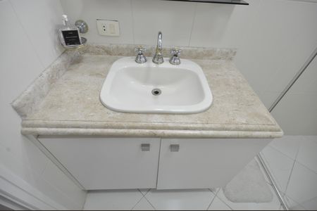 Casa à venda com 345m², 4 quartos e 10 vagasBanheiro da Suíte 2