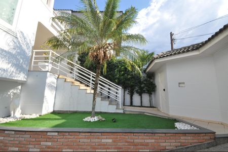 Casa à venda com 345m², 4 quartos e 10 vagasJardim