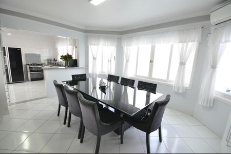 Casa à venda com 345m², 4 quartos e 10 vagasCopa