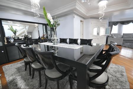Casa à venda com 345m², 4 quartos e 10 vagasSala de Jantar