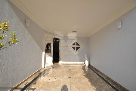 Casa à venda com 345m², 4 quartos e 10 vagasHall de entrada