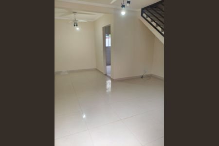 Casa de Condomínio para alugar com 2 quartos, 64m² em Jardim Las Palmas, Guarujá