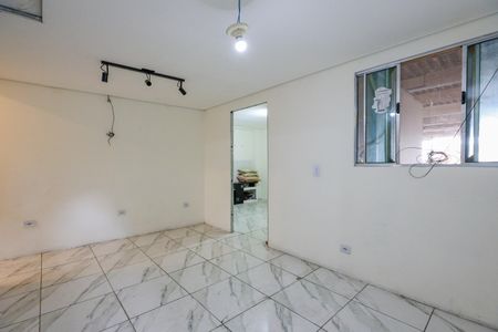 Sala de casa para alugar com 1 quarto, 60m² em Parque Pinheiros, Taboão da Serra