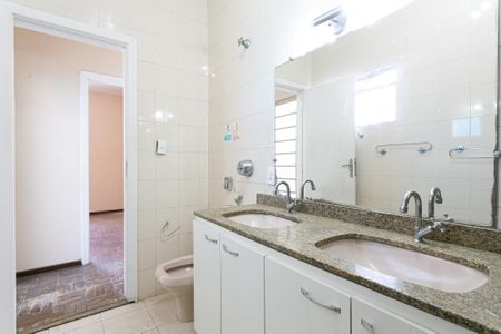 Casa para alugar com 150m², 4 quartos e 1 vagaBanheiro 1