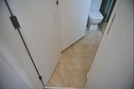 Apartamento à venda com 100m², 2 quartos e 2 vagasBanheiro da Suíte