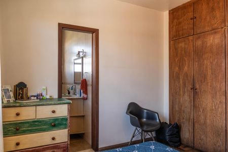 Apartamento à venda com 180m², 3 quartos e 2 vagas Apartamento à venda com 180m², 3 quartos e 2 vagasSuíte