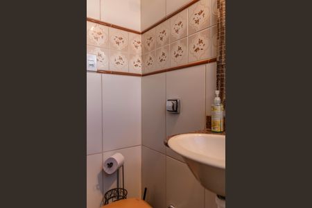 Apartamento à venda com 180m², 3 quartos e 2 vagas Apartamento à venda com 180m², 3 quartos e 2 vagasBanheiro 1