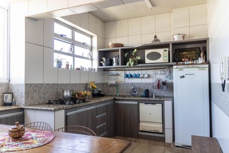 Apartamento à venda com 180m², 3 quartos e 2 vagas Apartamento à venda com 180m², 3 quartos e 2 vagasCozinha