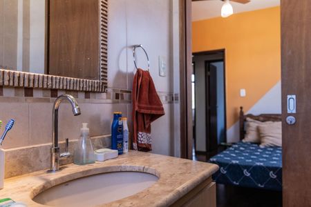 Apartamento à venda com 180m², 3 quartos e 2 vagas Apartamento à venda com 180m², 3 quartos e 2 vagasBanheiro da Suíte