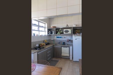 Apartamento à venda com 180m², 3 quartos e 2 vagas Apartamento à venda com 180m², 3 quartos e 2 vagasCozinha