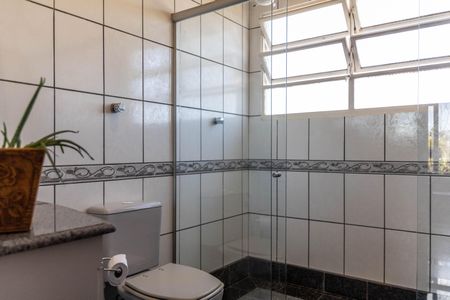 Apartamento à venda com 180m², 3 quartos e 2 vagas Apartamento à venda com 180m², 3 quartos e 2 vagasBanheiro 2