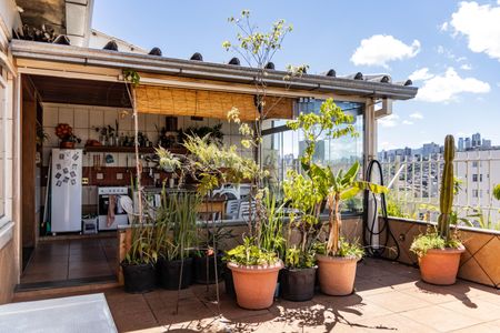 Apartamento à venda com 180m², 3 quartos e 2 vagas Apartamento à venda com 180m², 3 quartos e 2 vagasCobertura