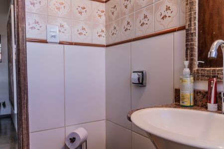 Apartamento à venda com 180m², 3 quartos e 2 vagas Apartamento à venda com 180m², 3 quartos e 2 vagasBanheiro 1