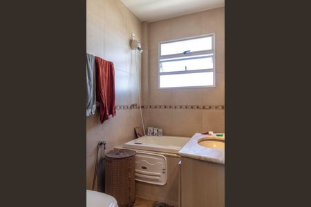 Apartamento à venda com 180m², 3 quartos e 2 vagas Apartamento à venda com 180m², 3 quartos e 2 vagasBanheiro da Suíte