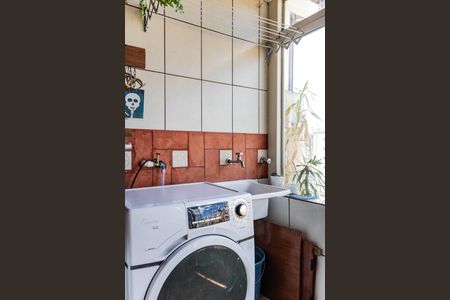 Apartamento à venda com 180m², 3 quartos e 2 vagas Apartamento à venda com 180m², 3 quartos e 2 vagasÁrea de Serviço