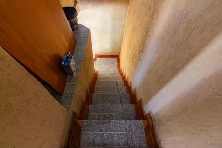 Casa para alugar com 80m², 2 quartos e 1 vagaEscada