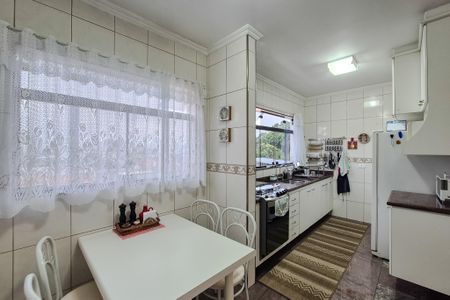 Casa à venda com 260m², 3 quartos e 4 vagasCozinha - Armários