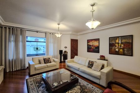 Casa à venda com 260m², 3 quartos e 4 vagasSala