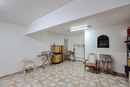 Casa à venda com 260m², 3 quartos e 4 vagasQuarto de Serviço