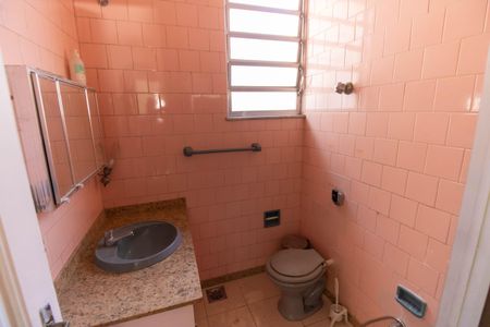 Casa para alugar com 130m², 3 quartos e sem vagaBanheiro