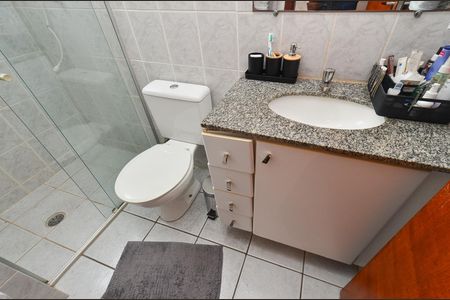 Banheiro da suite de apartamento à venda com 2 quartos, 55m² em Horto, Belo Horizonte