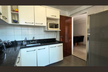 Apartamento para alugar com 105m², 3 quartos e 2 vagasCozinha e Área de Serviço 
