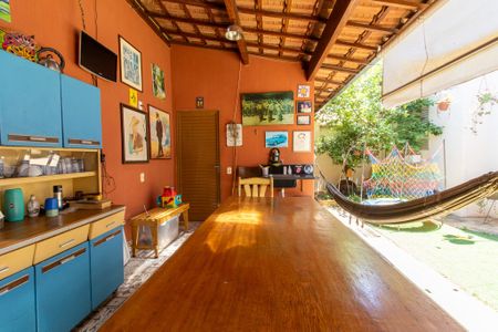 Casa à venda com 120m², 3 quartos e 3 vagas Casa à venda com 120m², 3 quartos e 3 vagasÁrea externa