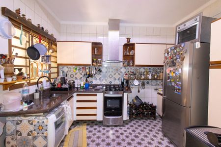 Casa à venda com 120m², 3 quartos e 3 vagas Casa à venda com 120m², 3 quartos e 3 vagasCozinha