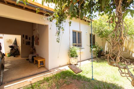 Casa à venda com 120m², 3 quartos e 3 vagas Casa à venda com 120m², 3 quartos e 3 vagasÁrea externa