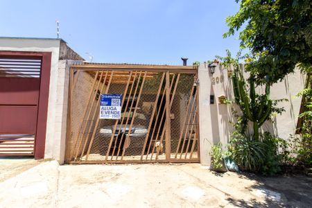 Casa à venda com 120m², 3 quartos e 3 vagas Casa à venda com 120m², 3 quartos e 3 vagasFachada