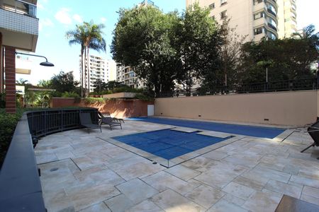 Apartamento à venda com 195m², 4 quartos e 3 vagasÁrea Comum - Piscina