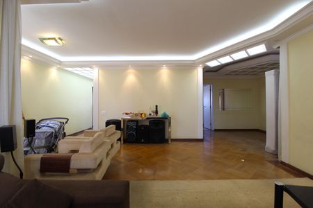 Apartamento à venda com 195m², 4 quartos e 3 vagasSala