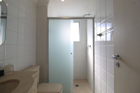 Apartamento à venda com 195m², 4 quartos e 3 vagasBanheiro da Suíte 1