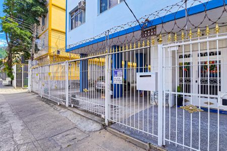 Apartamento à venda com 42m², 1 quarto e 1 vagaFachada