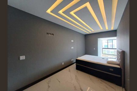 Casa de condomínio à venda com 240m², 4 quartos e 2 vagas