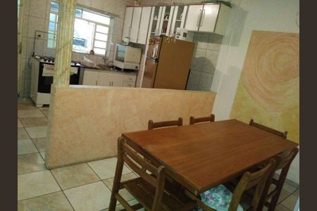 Casa à venda com 3 quartos, 221m² em Parque Capuava, Santo André