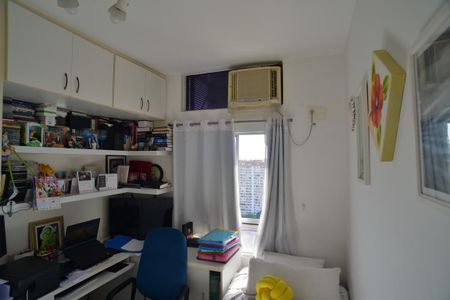 Apartamento à venda com 251m², 3 quartos e 2 vagas Apartamento à venda com 251m², 3 quartos e 2 vagasEscritório