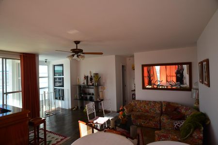 Apartamento à venda com 251m², 3 quartos e 2 vagas Apartamento à venda com 251m², 3 quartos e 2 vagasSala 2